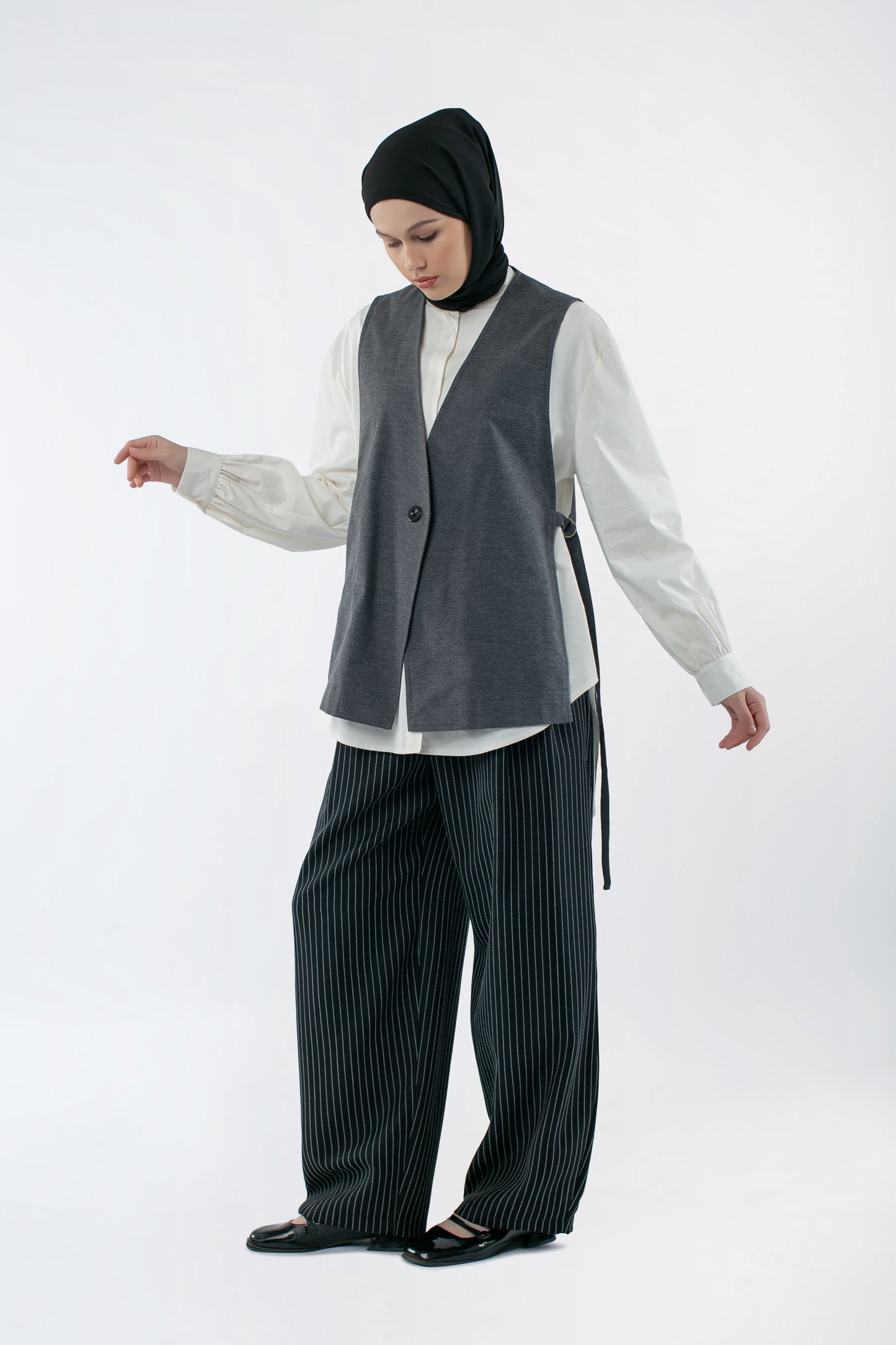 Sabamodest - Slim Split Vest Grey