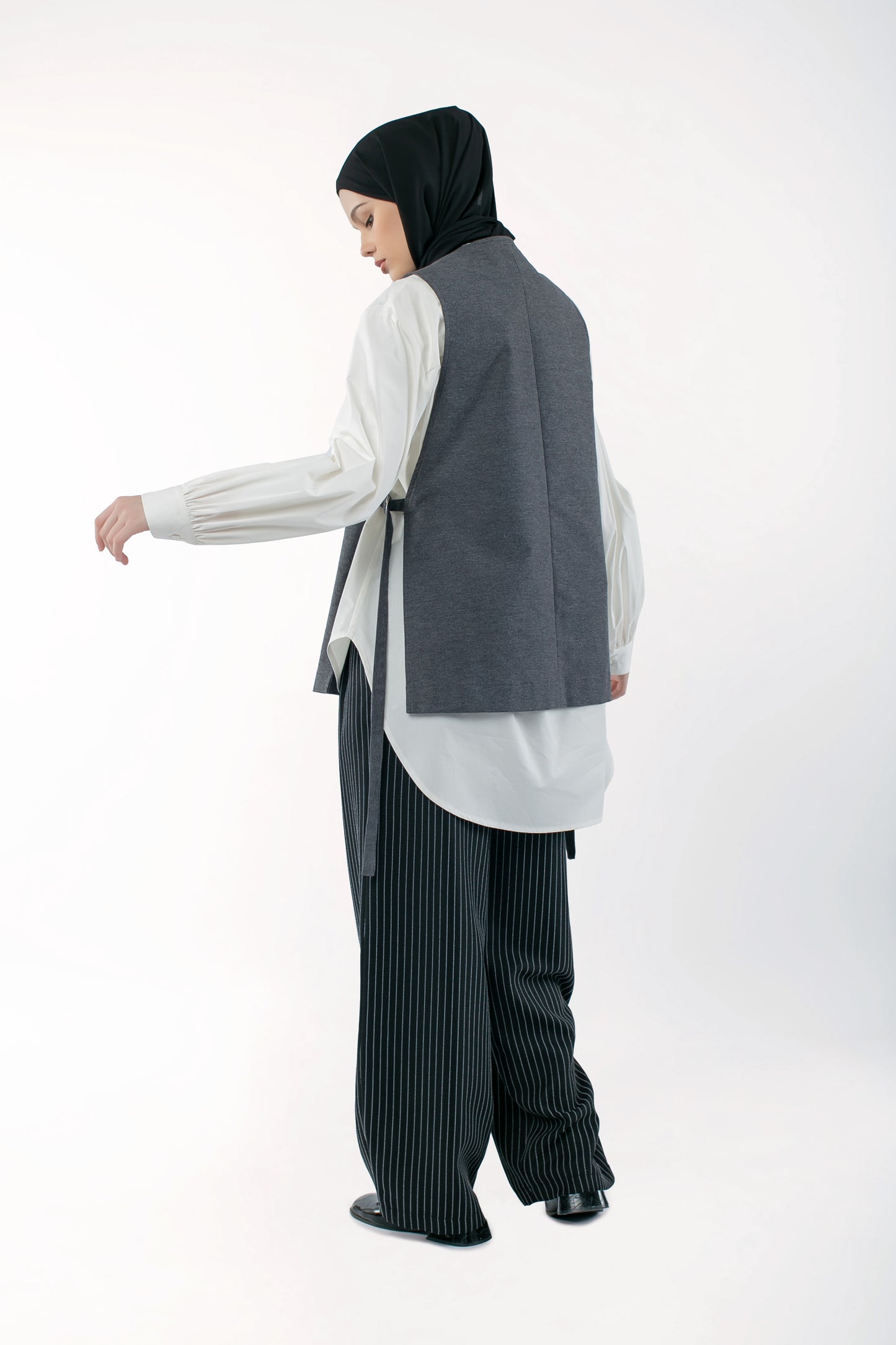 Sabamodest - Slim Split Vest Grey