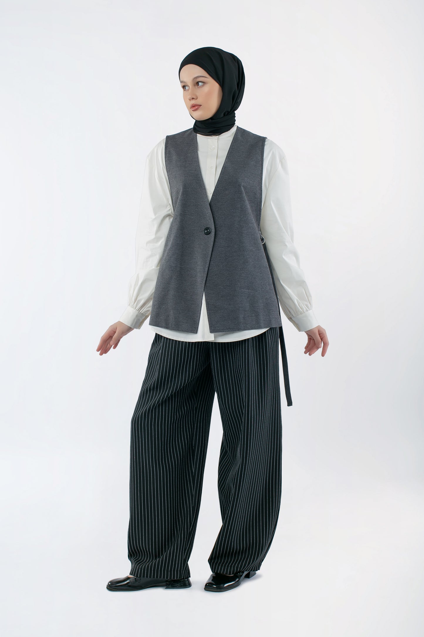 Sabamodest - Slim Split Vest Grey
