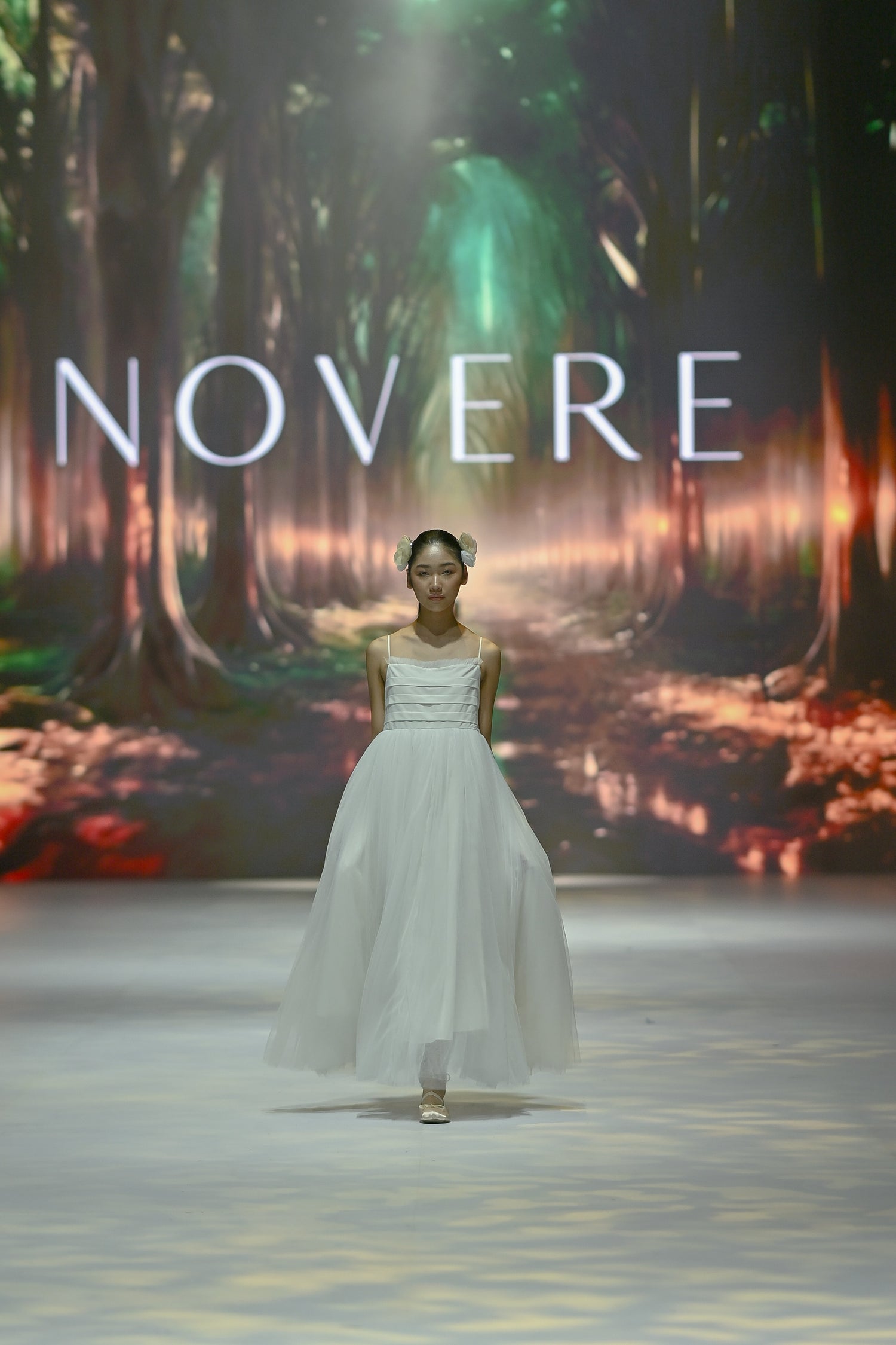 NOVERE RUNWAY COLLECTION