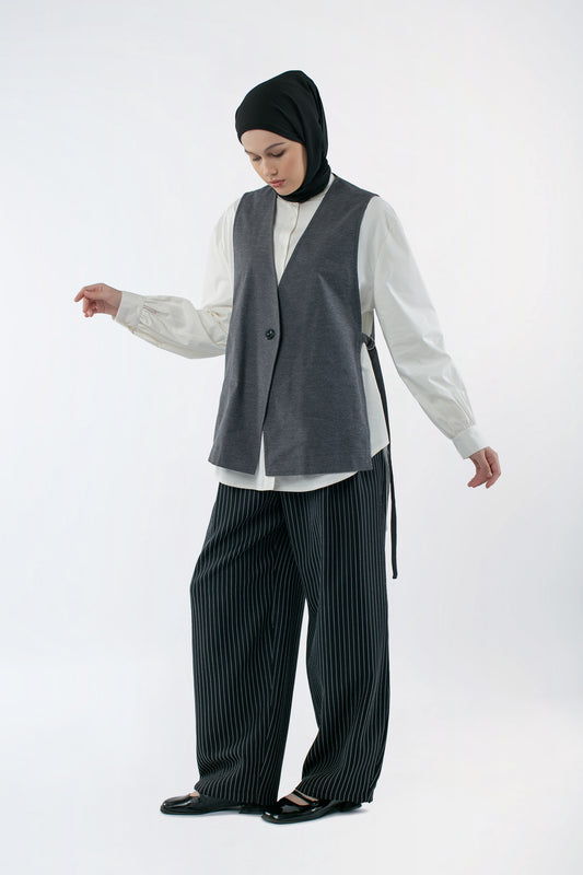 Sabamodest - Slim Split Vest Grey
