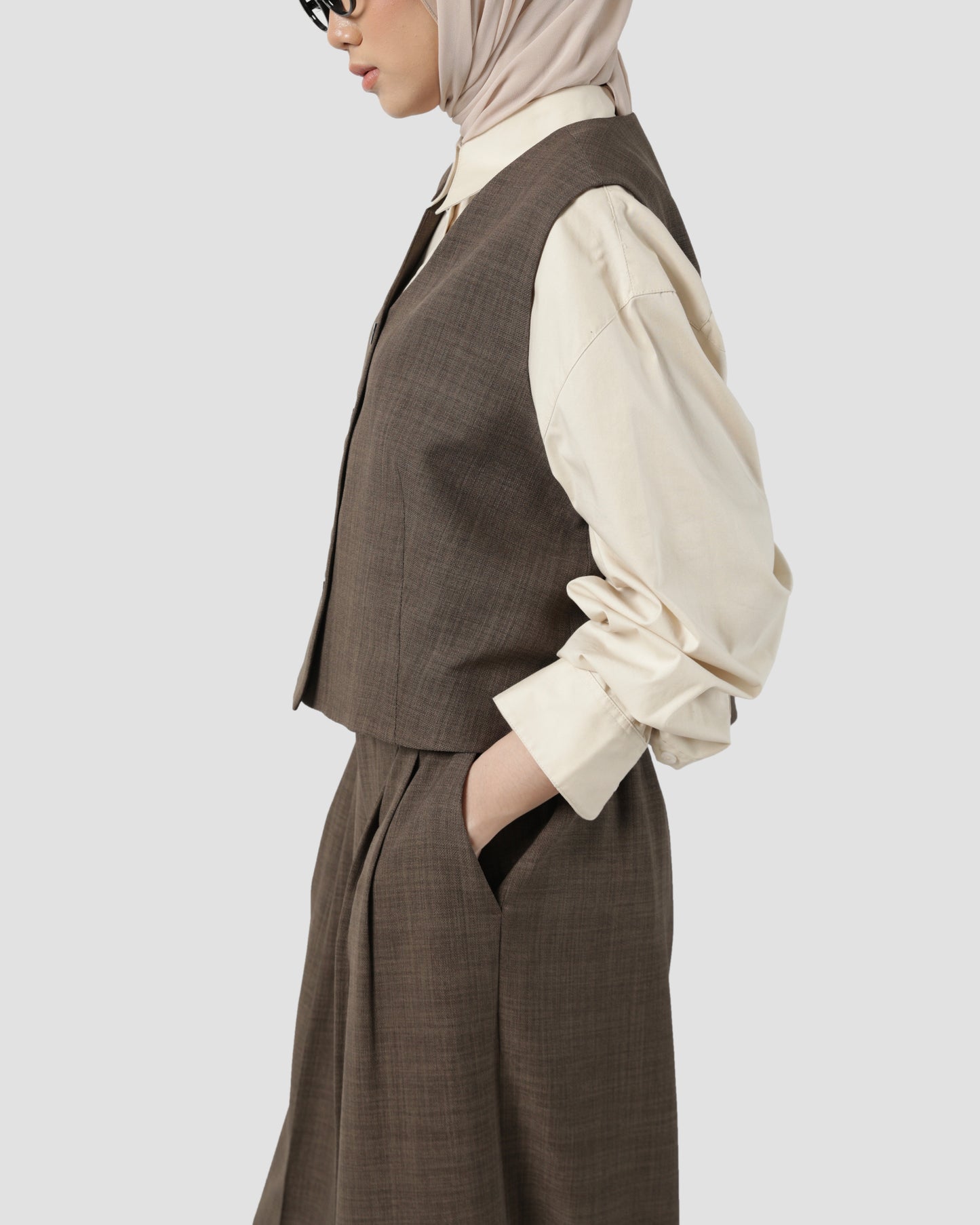 Sabamodest - Cropped Vest [PRE-ORDER]