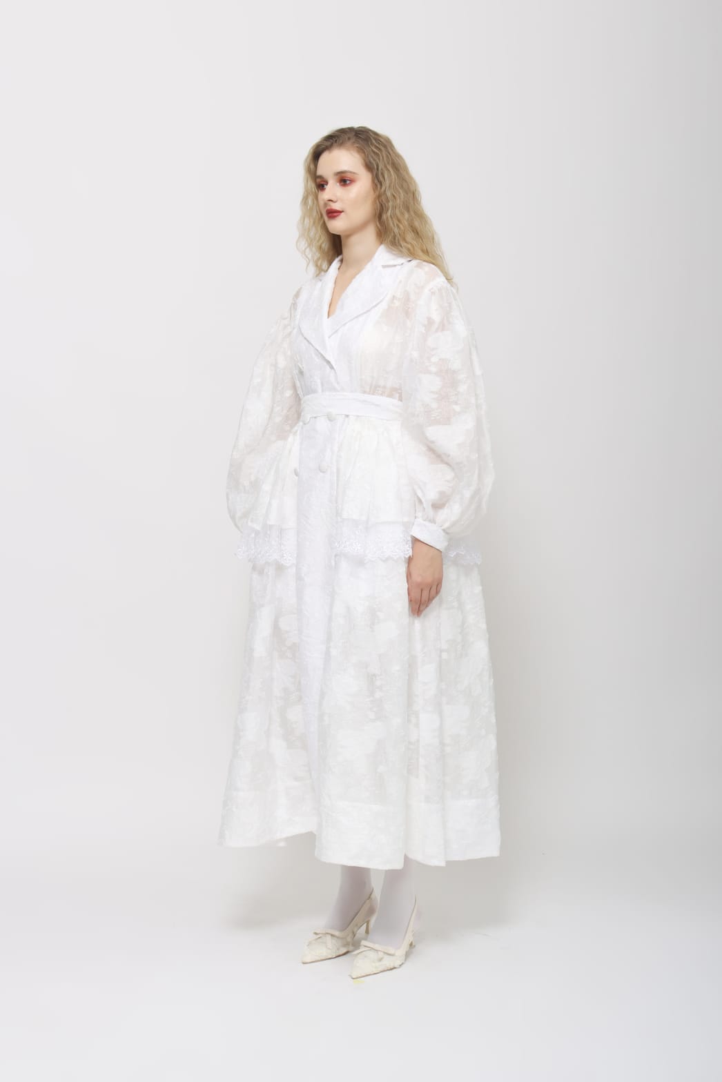 Starry - Dravena Coat in White [PRE-ORDER]