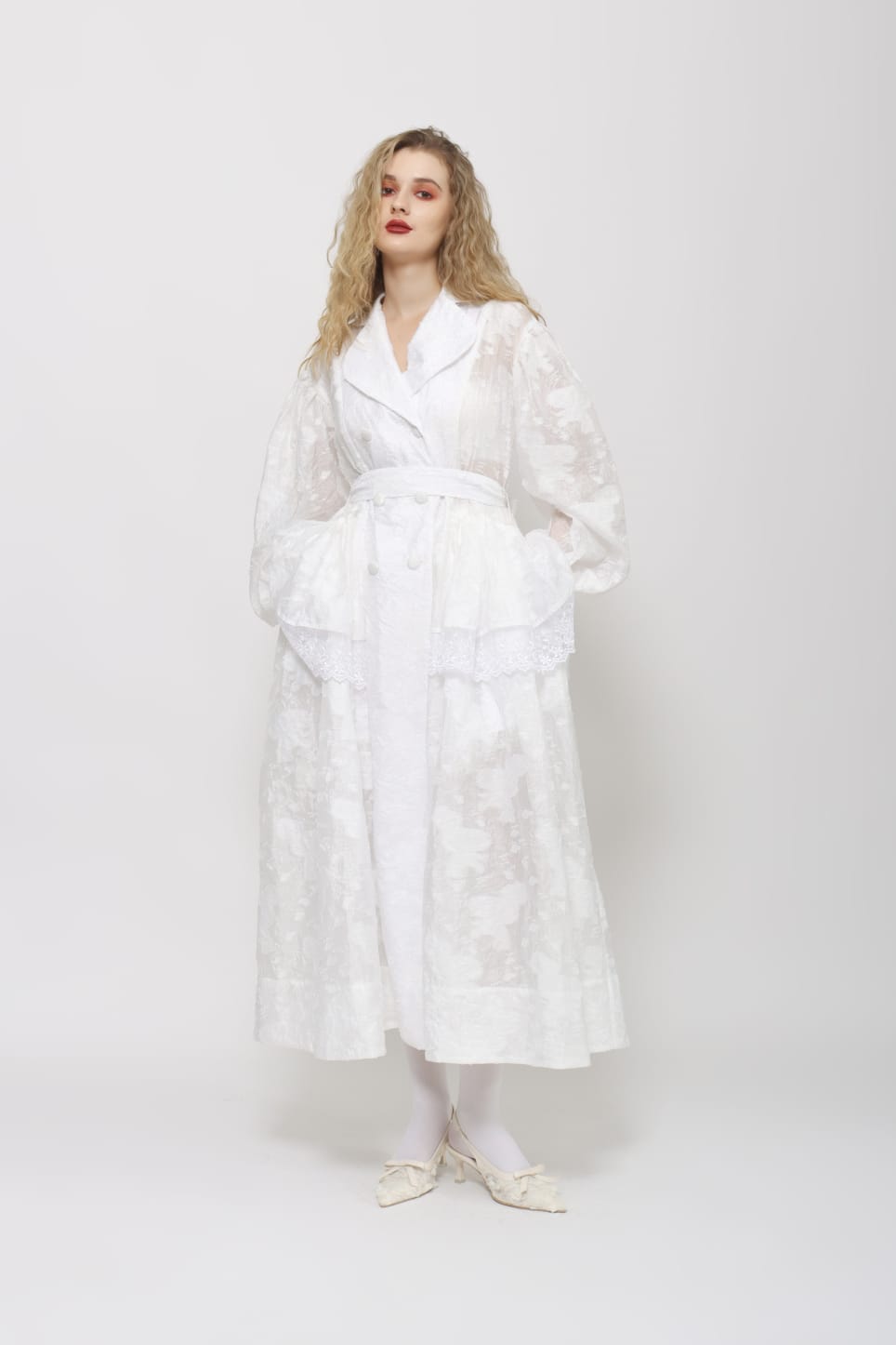 Starry - Dravena Coat in White [PRE-ORDER]