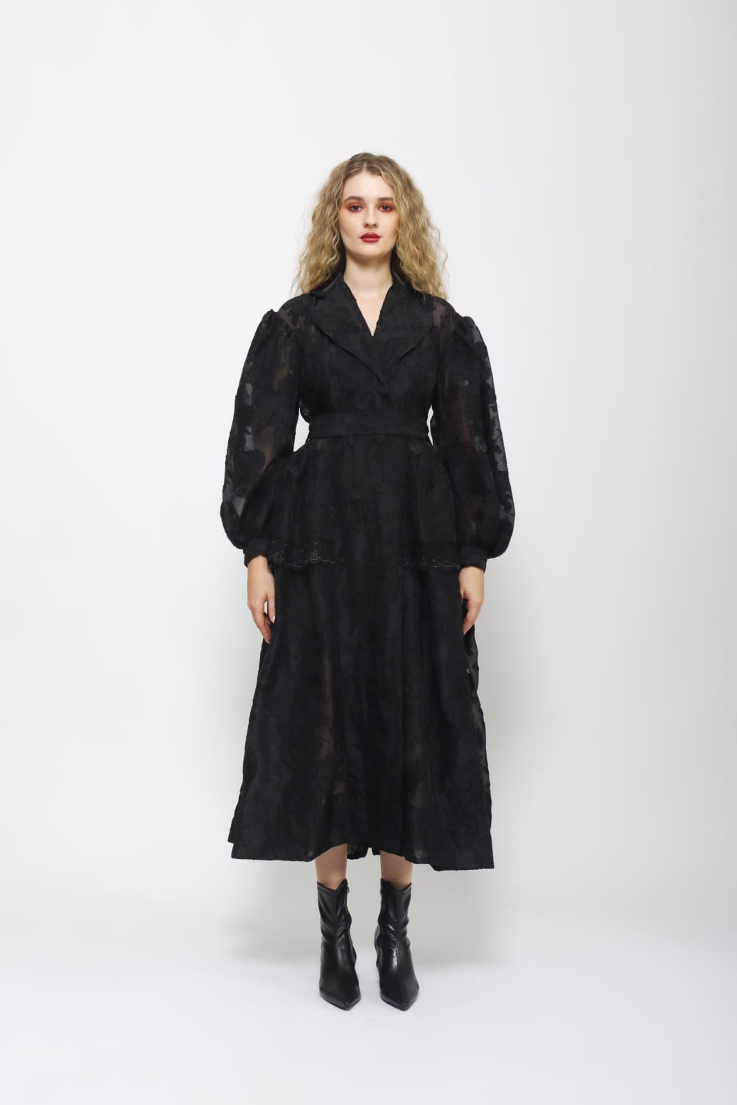 Starry - Dravena Coat in Black [PRE-ORDER]