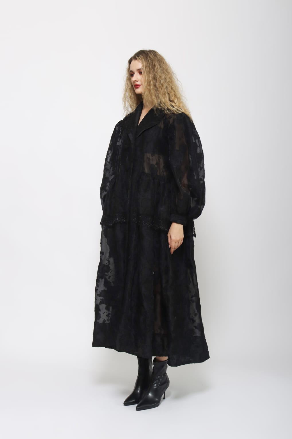 Starry - Dravena Coat in Black [PRE-ORDER]