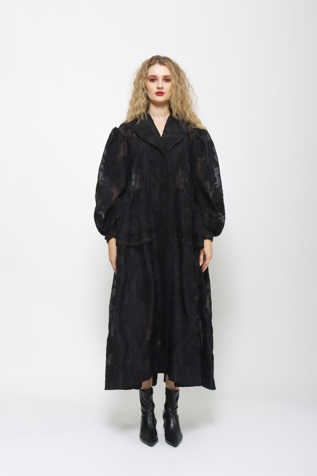 Starry - Dravena Coat in Black [PRE-ORDER]