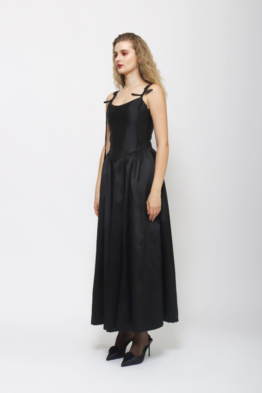 Starry - Vessara Dress in Black [PRE-ORDER]
